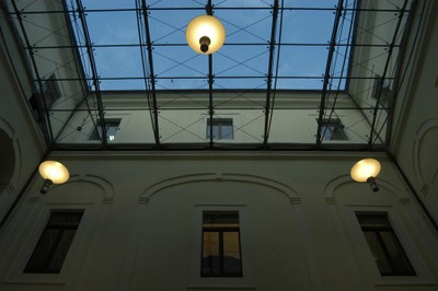 la corte interna e la vetrata