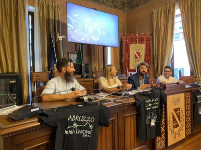 tavolo da sx matteo canzani micaela savini presidente di bonaventura daniele di girolamo 2 tavolo da sx matteo canzani micaela savini presidente di bonaventura daniele di girolamo 2