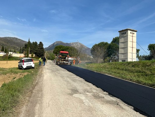 #cantieriaperti Iniziati i lavori sulla provinciale di Villa Gesso a Teramo: impegno preso dal Presidente a dicembre. Questa mattina aperto il cantiere.