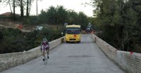 Dopo le indagini strutturali, limitazione di transito sul ponte Salinello a Villa Passo