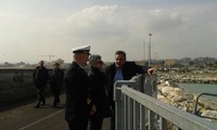 Un momento della visita al porto di Giulianova
