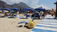 disabili.spiaggia.jpg