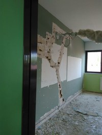Lavori di riparazione in corso all'Istituto B. Pascal di Teramo