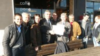 consegna della raccolta di firme a Di Sabatino e D'Alfonso