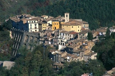 Ripartono i lavori sulla 37 di Castelli: dal centro abitato al Liceo chiusura al traffico durante il giorno eccetto che per i mezzi pubblici. Un intervento di 990 mila euro.