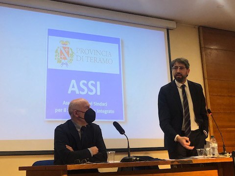 Ruzzo Reti, atto di indirizzo dei Sindaci dopo un ampio dibattito: “Confermare l’affidamento in house alla scadenza della concessione”. All’assemblea partecipa anche l’Ersi.