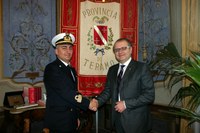 Il comandante dell'Ufficio circondariale marittimo di Giulianova, Sandro Pezzuto ( a sinistra) ed il presidente Valter Catarra
